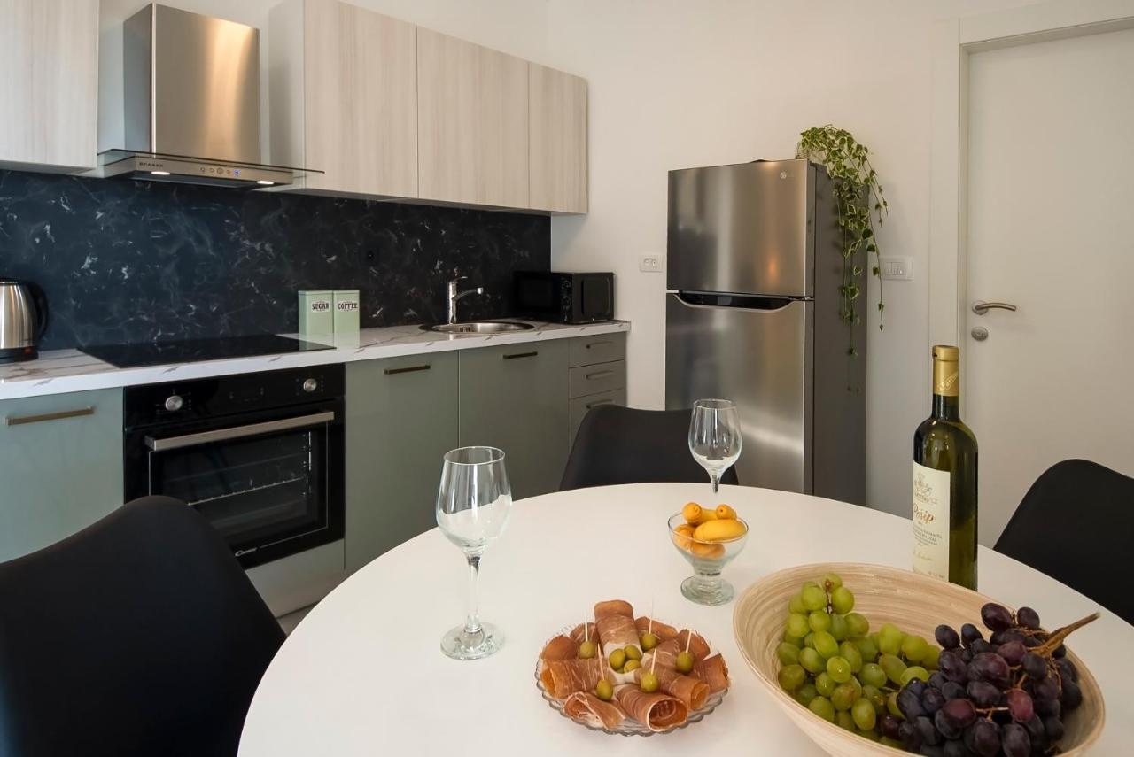 Apartments Suzy Šibenik Екстериор снимка