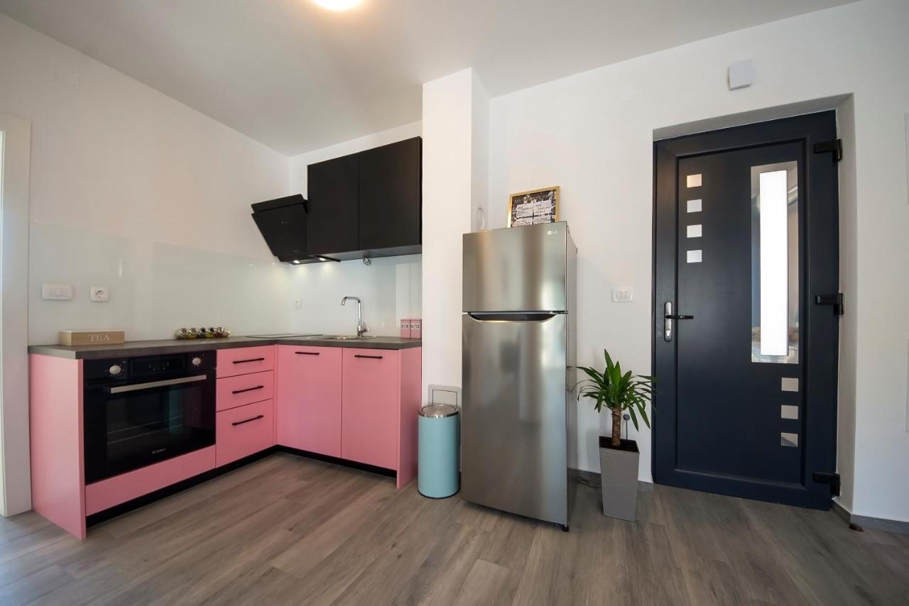 Apartments Suzy Šibenik Екстериор снимка