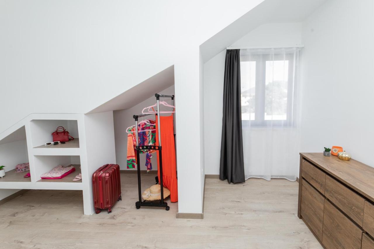 Apartments Suzy Šibenik Екстериор снимка