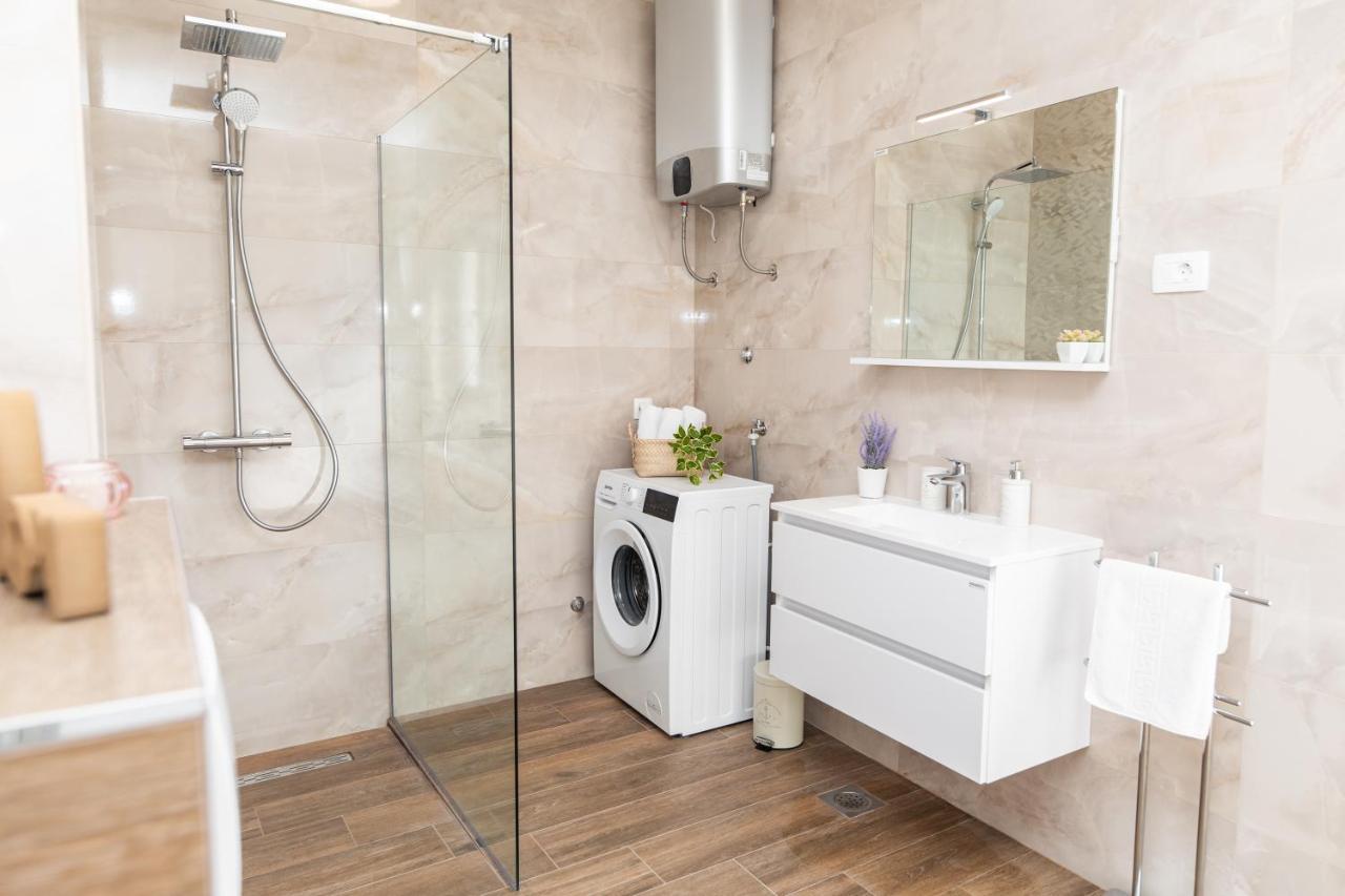 Apartments Suzy Šibenik Екстериор снимка
