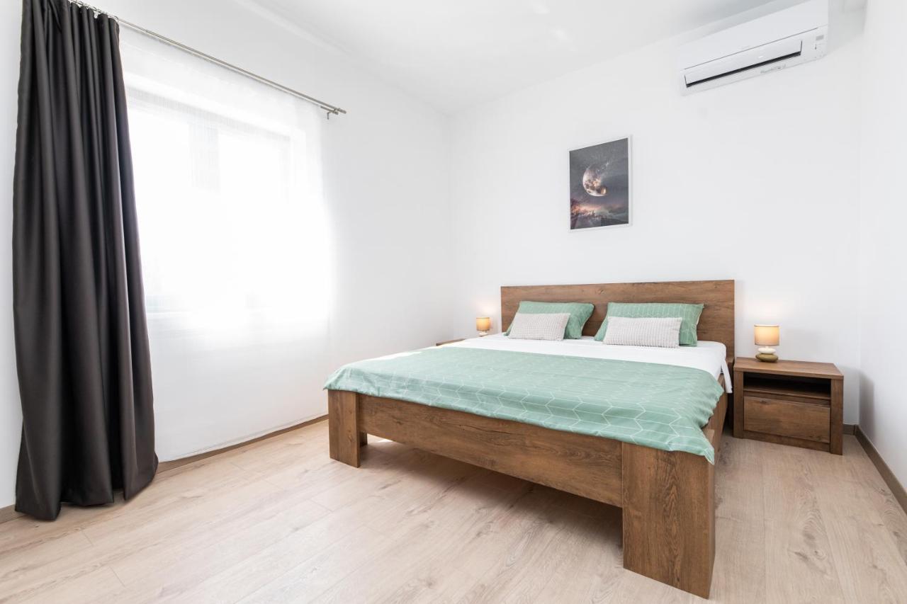 Apartments Suzy Šibenik Екстериор снимка